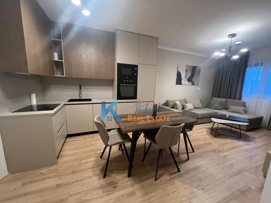 Tirane, jap me qera apartament 1+1+Ballkon Kati 5, 75 m² 750 € (afer Shkolles se Baletit)