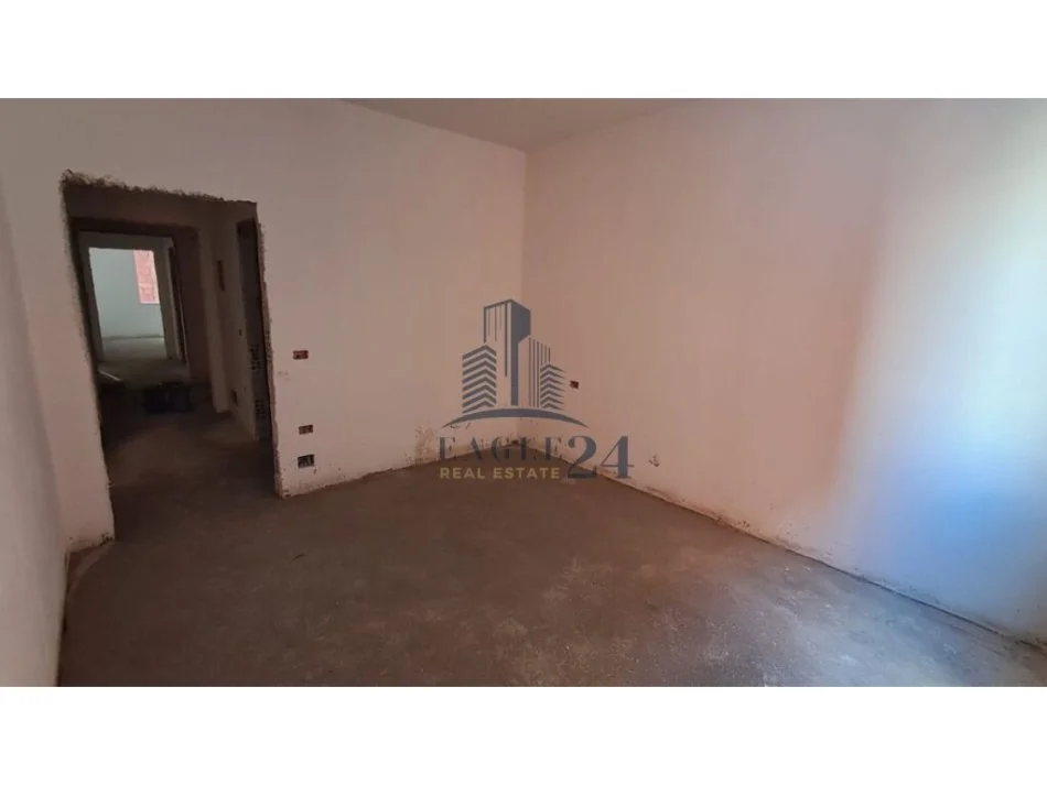 Tirane, shitet apartament 2+1 Kati 3, 110 m² 143.000 € (YZBERISHT)