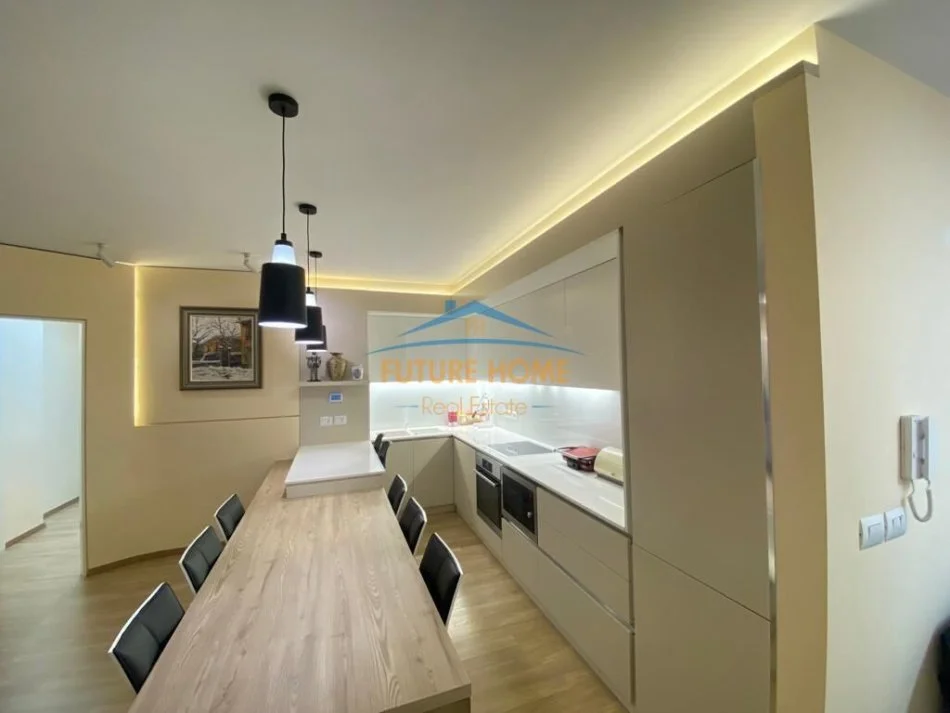 Tirane, shitet apartament 2+1+Aneks+Ballkon Kati 4, 120 m² 220.000 € (unaze e re)