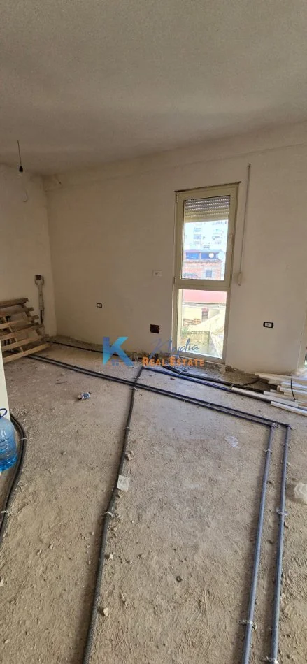 Tirane, shes apartament 2+1+Ballkon Kati 2, 91 m² 179.000 € (afer Prokurorise)