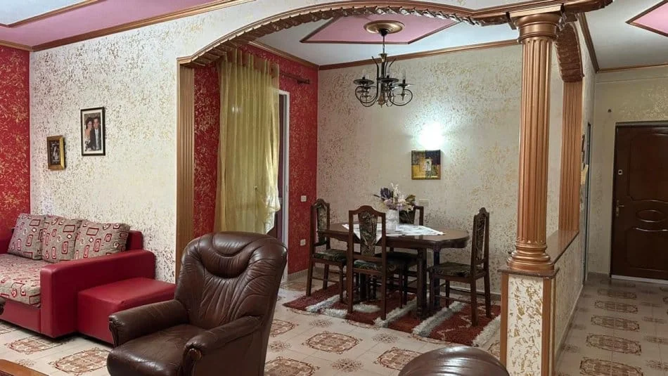 Tirane, jepet me qera apartament 2+1 , 132 m² 700 € (Vasil Shanto)