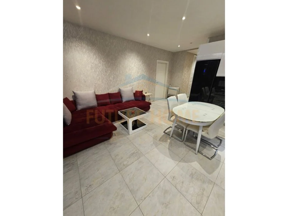 Tirane, jepet me qera apartament 2+1+Aneks+Ballkon Kati 19, 100 m² 1.500 € (ambasador 3, air albania)