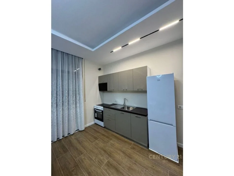 Tirane, jepet me qera 2+1 Kati 2, 92 m² 600 € (Apartament Modern në Ish-Sheshin Shqiponja ne zonen e Laprakes)