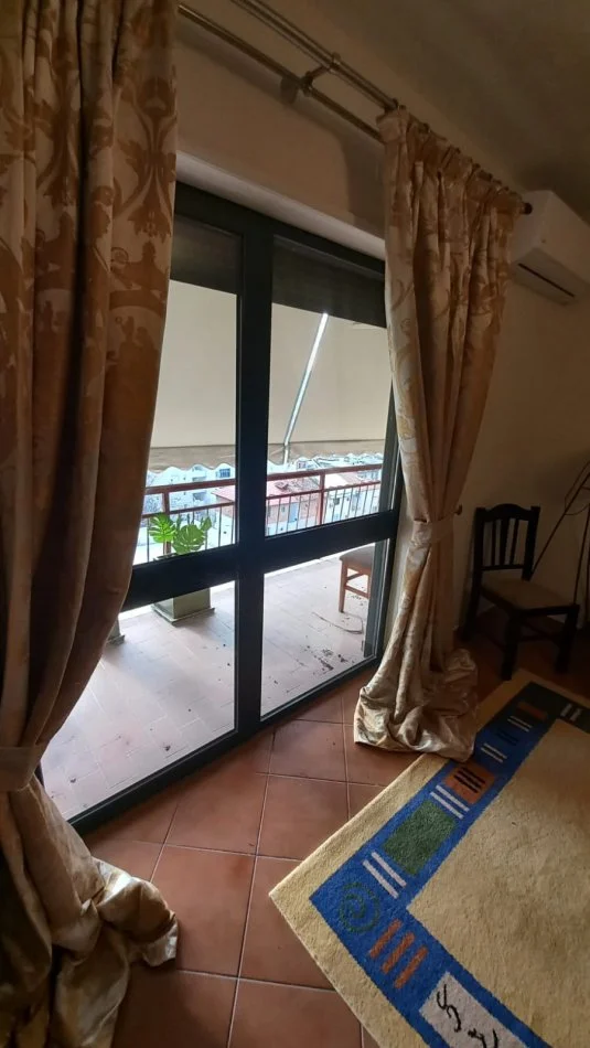 Tirane, jepet me qera apartament 1+1+Ballkon Kati 8, 76 m² (Rruga Perlat Rexhepi)