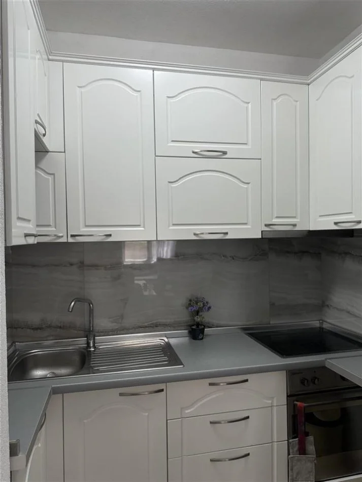 Tirane, jap me qera apartament 2+1+Ballkon Kati 1, 85 m² 600 € (Don Bosko)