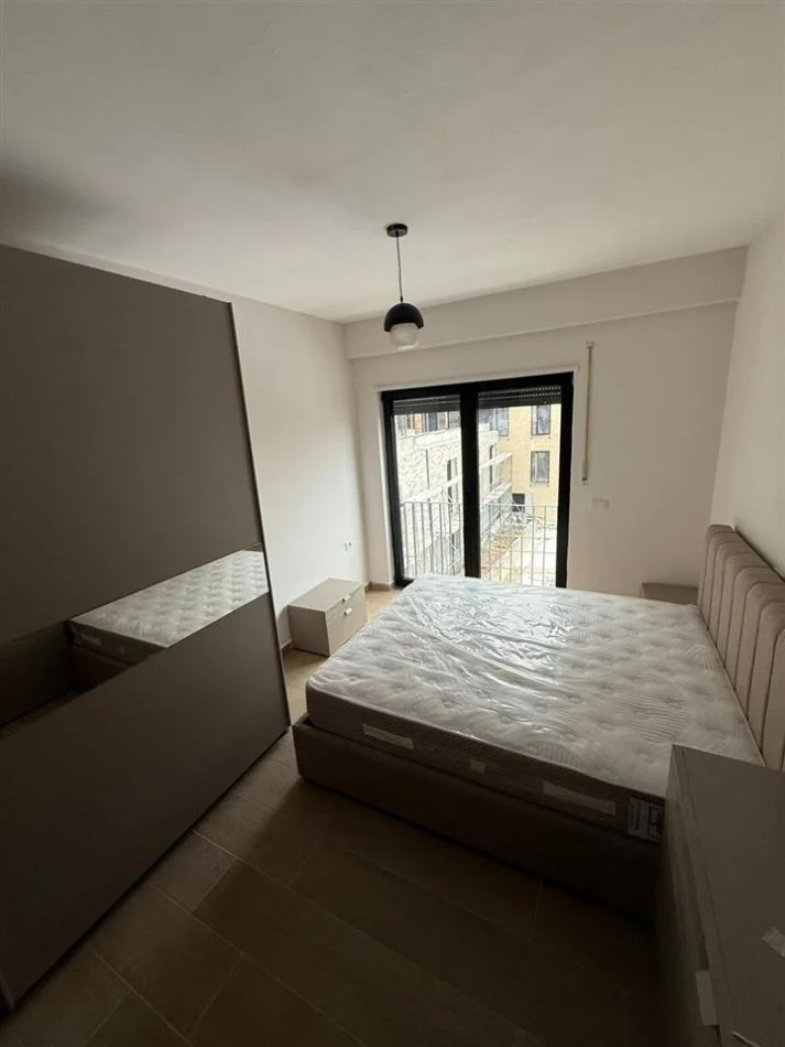 Tirane, jepet me qera apartament 2+1 , 106 m² 650 € (Kodra e Diellit)