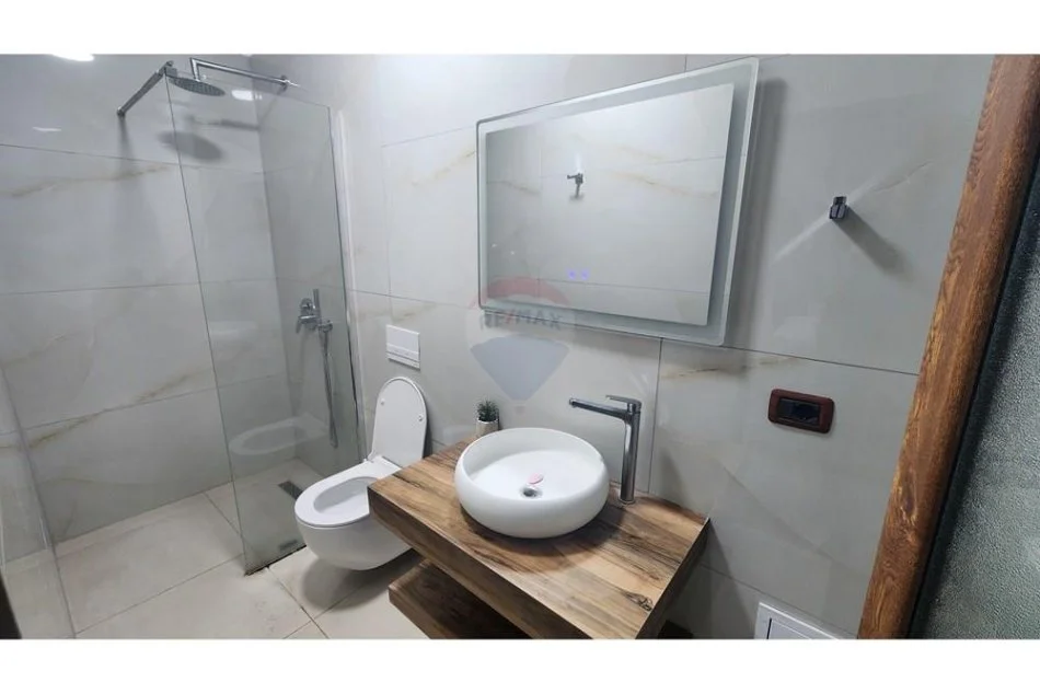 Tirane, jepet me qera apartament 1+1 Kati 2, 45 m² 400 € (Qyteti Studentit)