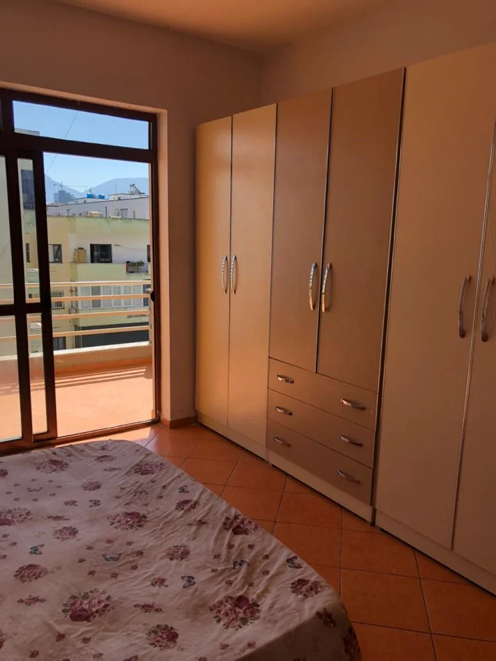 Tirane, jepet me qera apartament 2+1 Kati 6, 113 m² 500 € (Rr e Kavajes)