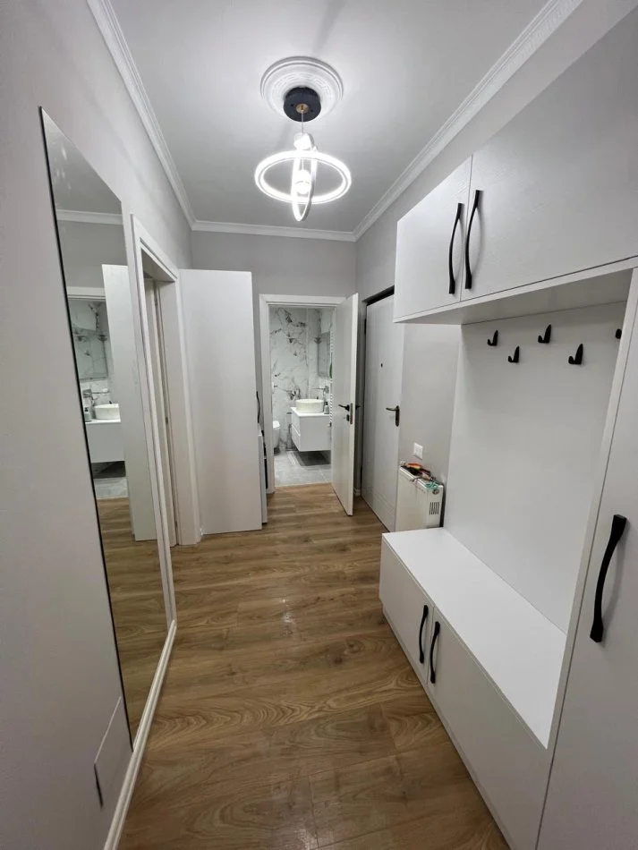 Tirane, jepet me qera apartament 1+1 Kati 7, 71 m² 700 € (Komuna e Parisit)