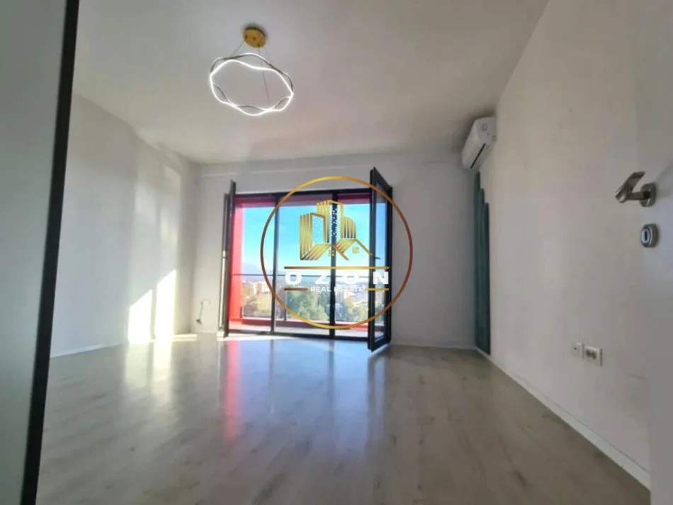 Tirane, jepet me qera apartament 3+1+Ballkon Kati 7, 125 m² 750 € (Rruga e Dibrës)