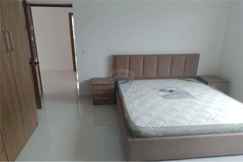 Tirane, jepet me qera apartament 2+1 Kati 3, 100 m² 400 € (Jordan Misja Don Bosko)
