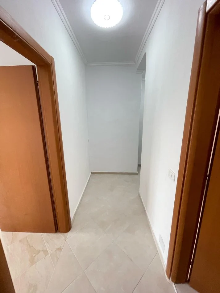 Tirane, shitet apartament 1+1 Kati 4, 61 m² 78.000 € (Fresk)