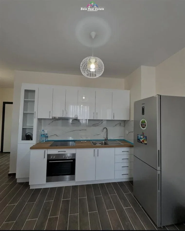 Tirane, jepet me qera apartament 2+1 Kati 6, 85 m² 500 € (Rruga e Kavajes, Kompleksi Golden Park)