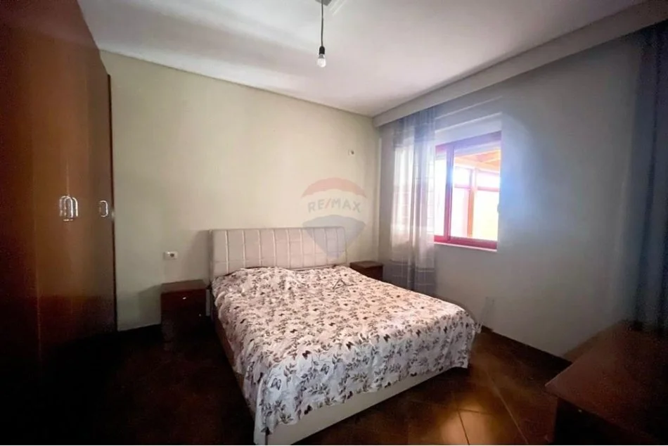 Tirane, jepet me qera apartament 2+1 Kati 3, 90 m² 350 € (Kamez)