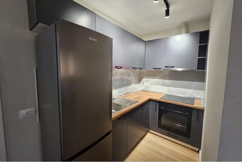 Tirane, jepet me qera garsonier 1+1 Kati 3, 50 m² 490 € (Rruga Bogdanve)