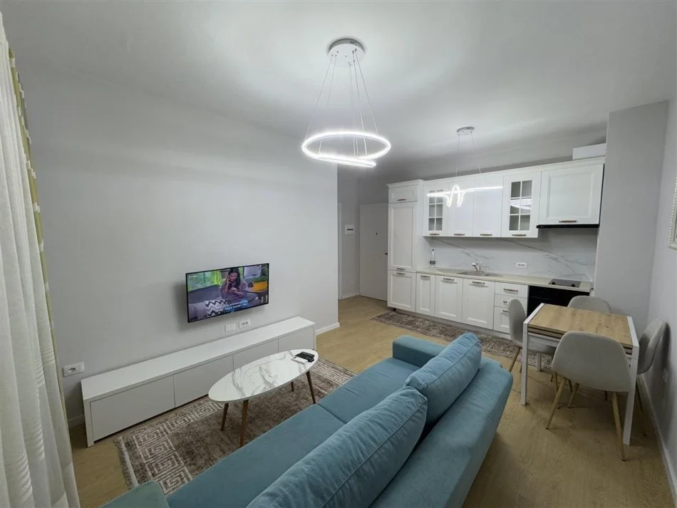 Tirane, jap me qera apartament 1+1+Ballkon Kati 5, 70 m² (Rruga Bardhyl, afer bar Oslo)