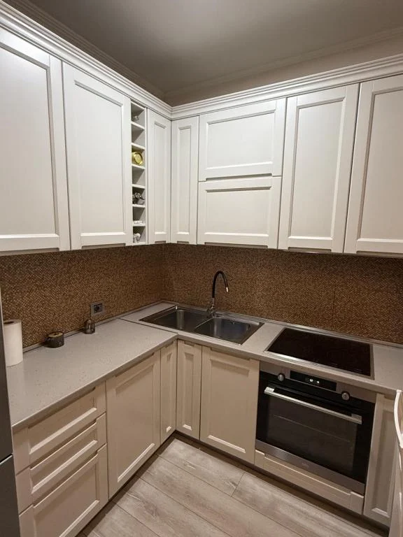 Tirane, jap me qera apartament 2+1 Kati 2, 65 m² 650 € (2+1 per qira te Stacioni i Trenit, afer Intermedica)