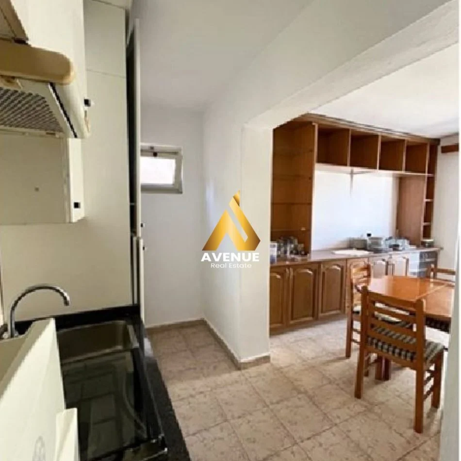 Tirane, jepet me qera apartament 3+1+Ballkon Kati 5, 100 m² 400 € (hoxha tahsin)