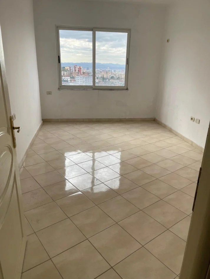 Tirane, shitet Apartament 1+1+Ballkon, Kati 4 Pallat i ri me Ashensor, 71.6 m², 85.000 € (Rruga Shefqet Kuka, Fresk)