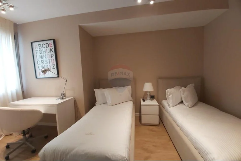 Tirane, jepet me qera apartament 2+1 Kati 8, 122 m² 1.500 € (Kompleksi Nobis)