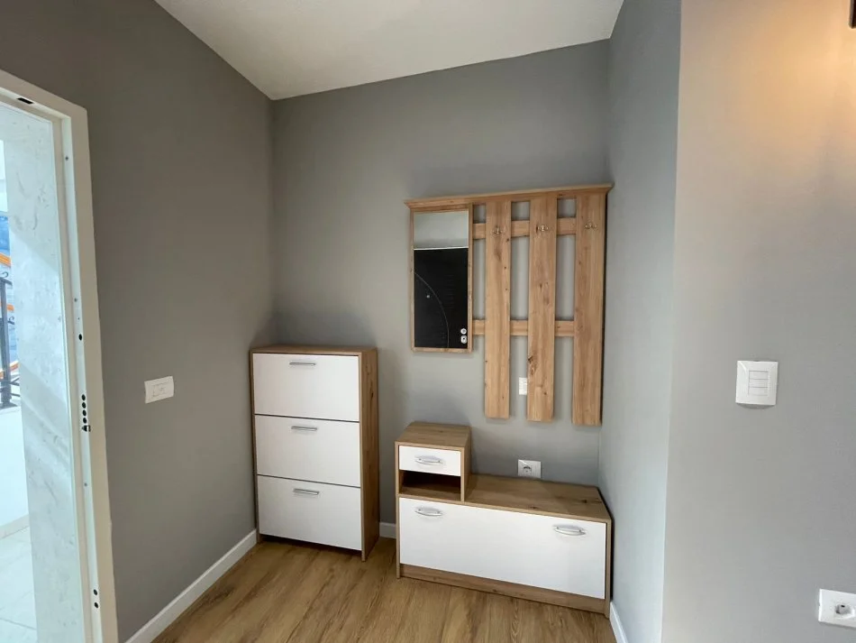 Tirane, jepet me qera apartament 2+1 Kati 2, 87 m² 900 € (Kopshti Botanik)