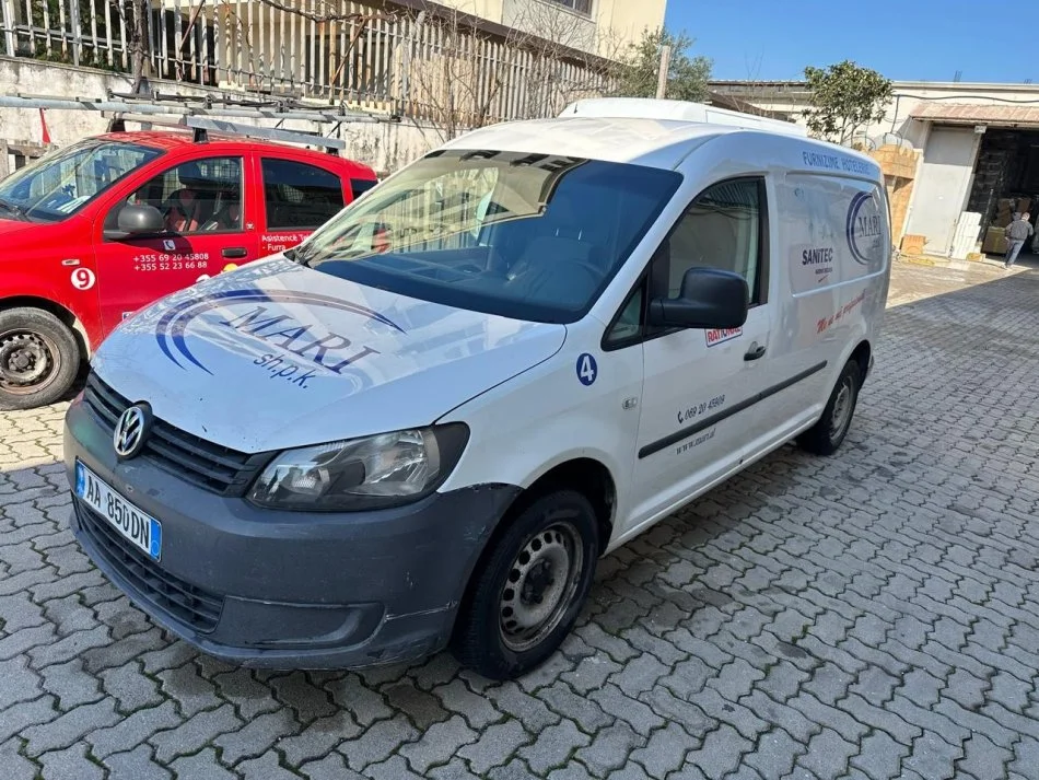 Durres, shitet Furgon VW CADDY MAX Nafte, MANUALE.
