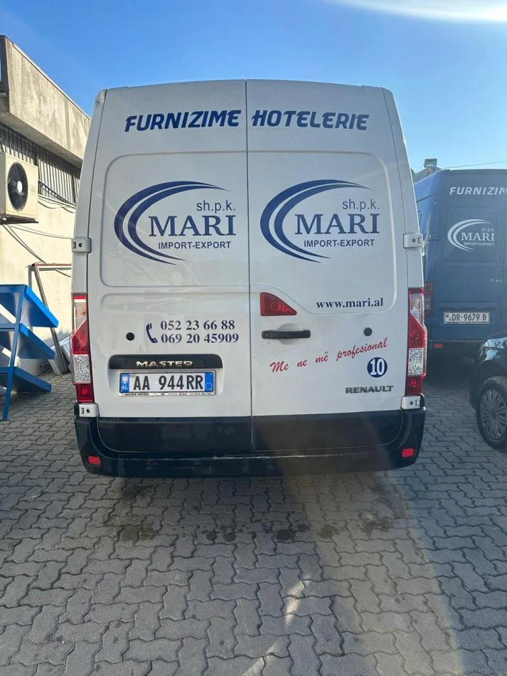 Durres, shitet Furgon RENAULT MASTER Nafte, e bardhë manuale Kondicioner 318.500 km, 11000 EURO