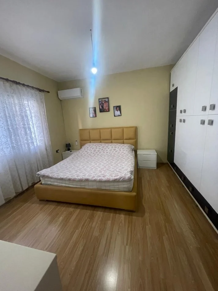 Tirane, jepet me qera Vile 2+1+Ballkon Kati 2, 90 m² 600 € (Jordan Misja)