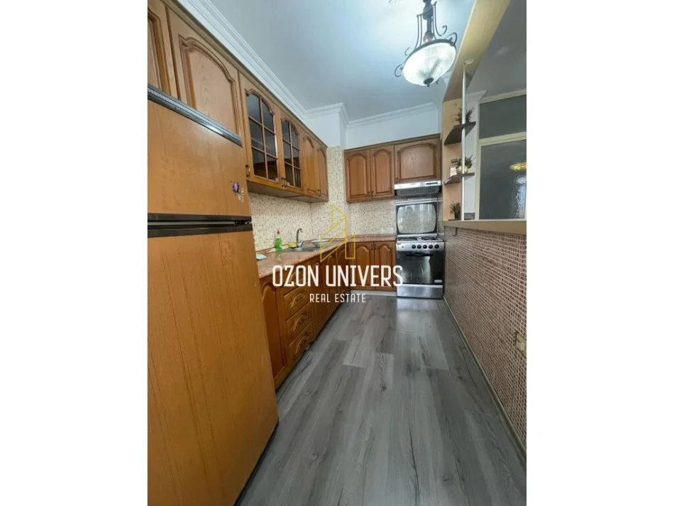 Tirane, jepet me qera apartament 2+1 , 120 m² 550 € (Rruga e Kavajes)