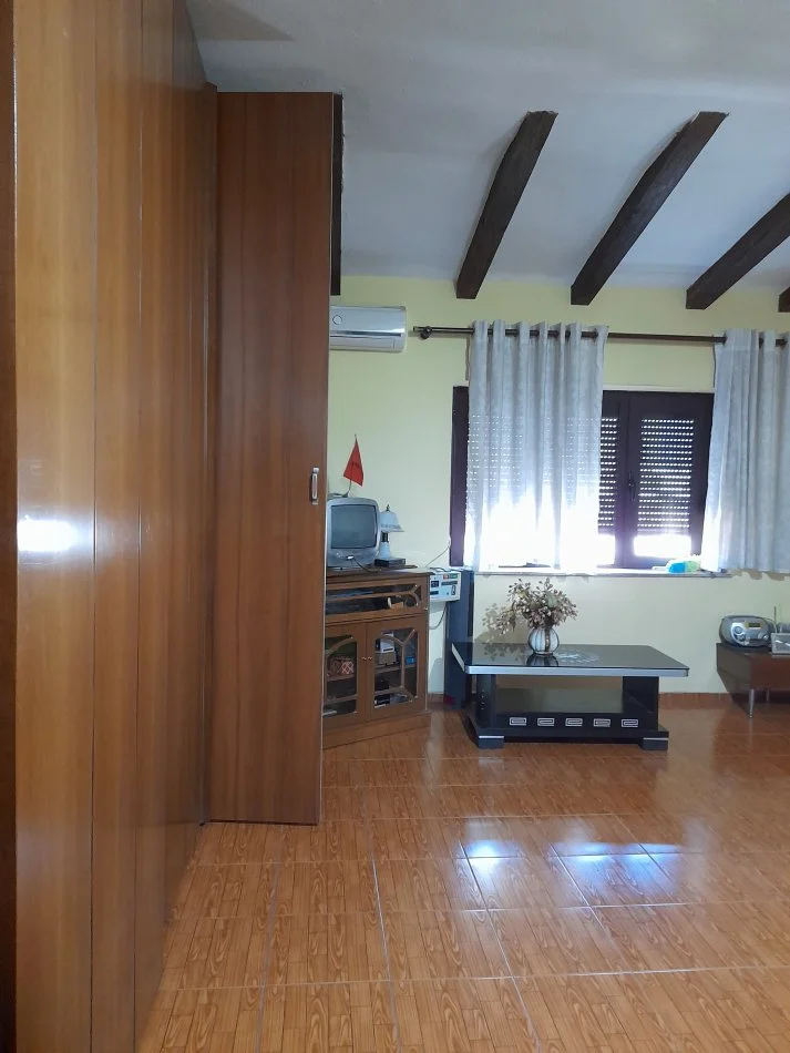 Tirane, shitet apartament 3+1 Kati 3, 117 m² 155.000 € (Rruga 4 Deshmoret)