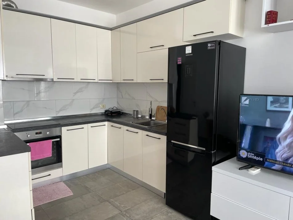 Tirane, shitet apartament 1+1+Ballkon Kati 6, 70 m² 110.000 € (Sokrat Miho)
