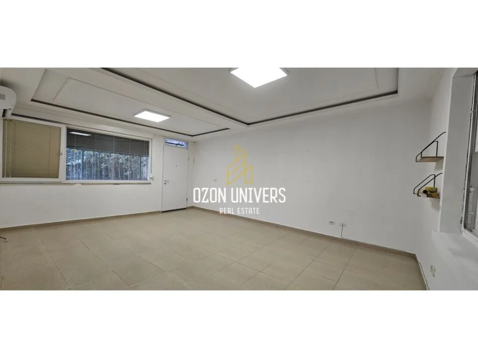 Tirane, jepet me qera ambjent biznesi Kati 0, 209 m² 2.300 €