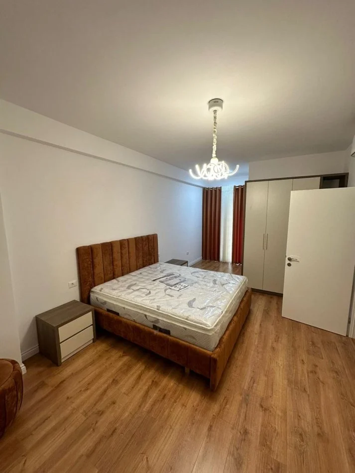 Tirane, jepet me qera apartament 2+1 Kati 2, 110 m² 1.200 € (Parku Olimpik)