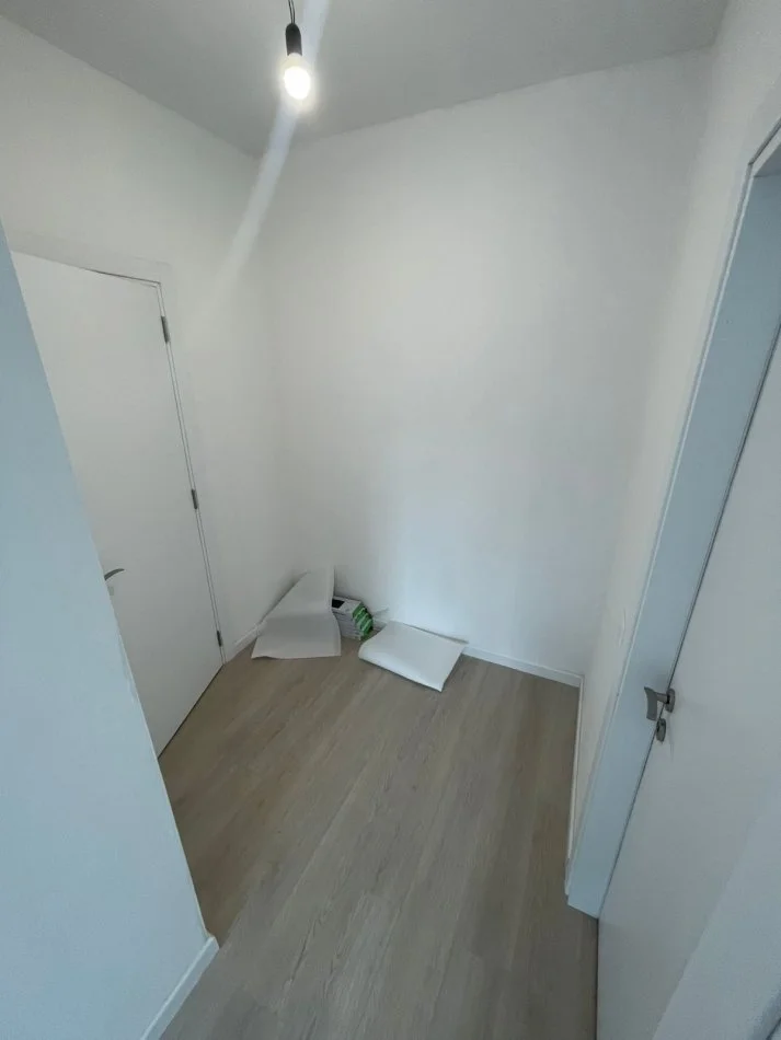 Shqiperi, jepet me qera apartament 2+1 Kati 1, 100 m² 700 € (Rruga e Kavajes)