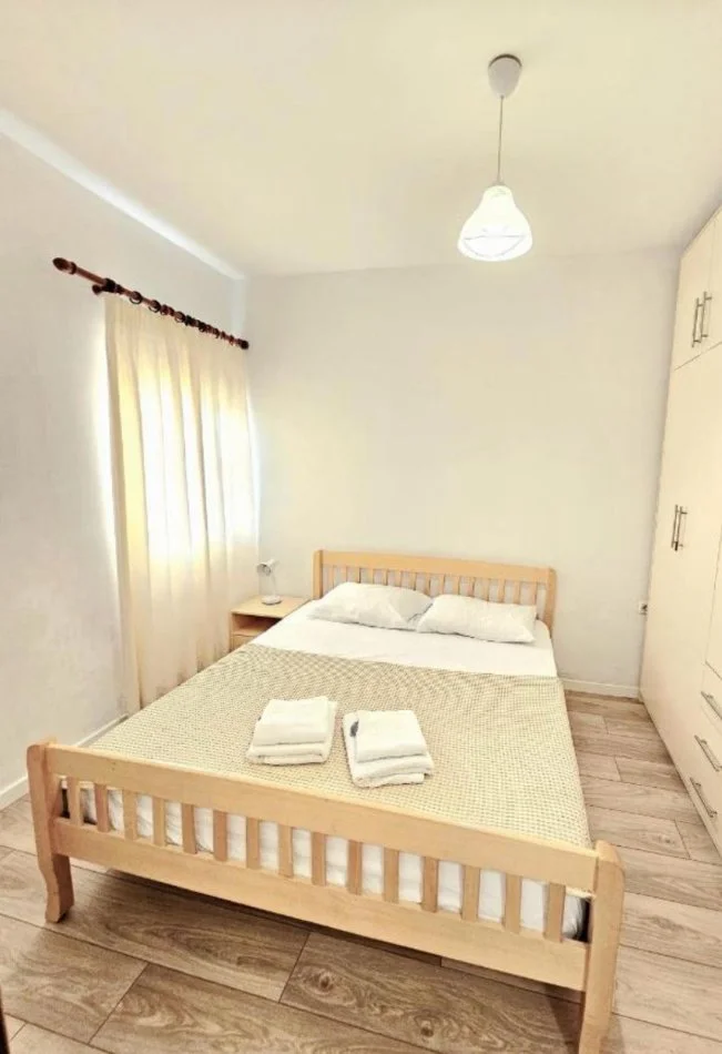 Tirane, jepet me qera apartament 1+1 Kati 4, 70 m² 550 € (Fusha e Aviacionit)
