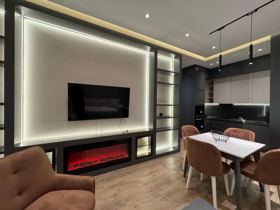 Tirane, jepet me qera apartament 1+1+Ballkon Kati 4, 78 m² 900 € (Kompleksi Delijorgji, Rruga e Kavajës)