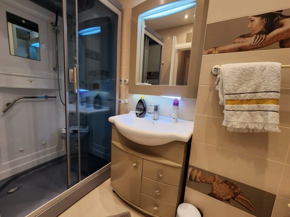 Tirane, jepet me qera apartament 2+1+Ballkon Kati 2, 107 m² 1.500 € (Kopshti Zoologjik)