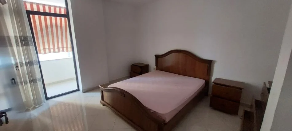 Tirane, jepet me qera apartament 1+1 Kati 5, 70 m² 500 € (Rruga e Elbasanit)