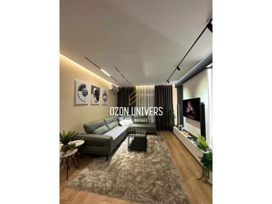 Tirane, jepet me qera apartament 1+1+Ballkon Kati 7, 79 m² 850 € (Kompleksi Kika 1, Komuna e Parisit)