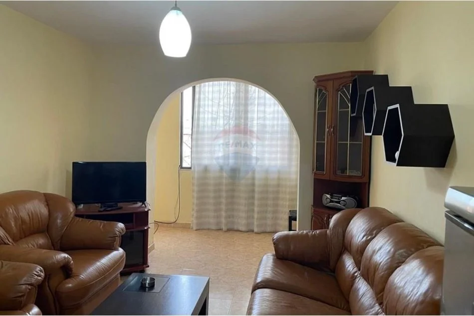 Tirane, jepet me qera apartament 1+1 Kati 5, 67 m² 350 € (Shkolla Baletit)