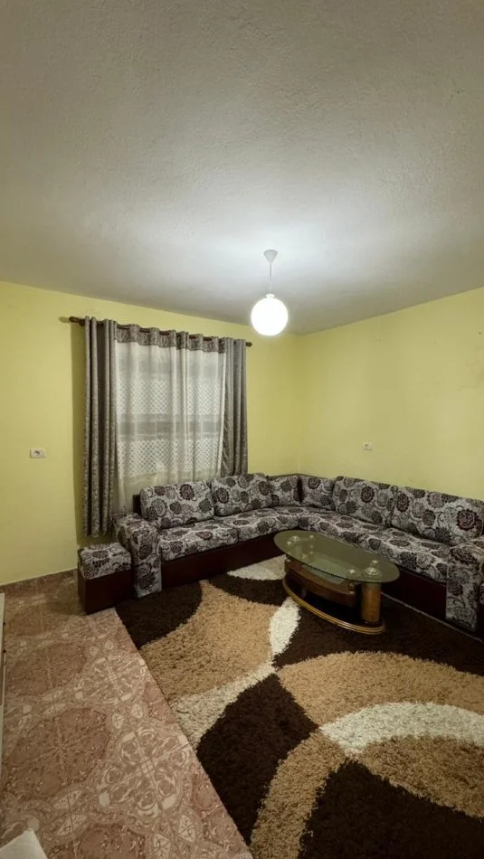 Tirane, jepet me qera apartament 2+1 Kati 1, 75 m² 430 € (Spitali Ushtarak)
