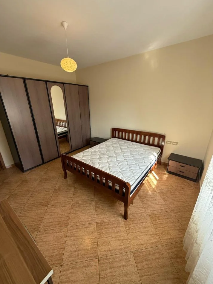 Tirane, jepet me qera apartament 2+1 Kati 5, 80 m² 600 € (Rruga e Kosovareve)