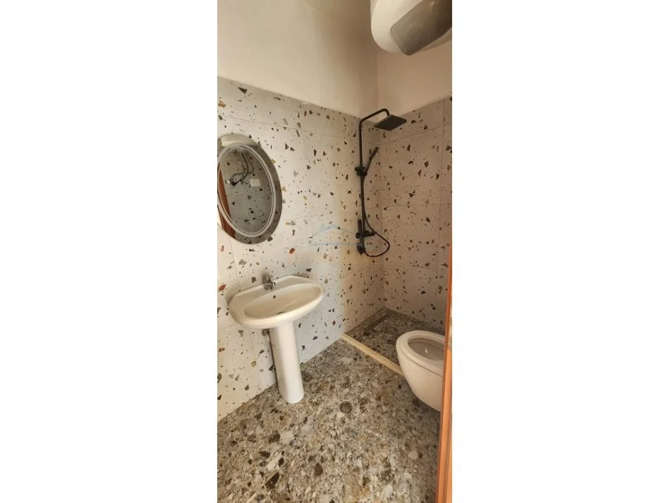 Tirane, shitet apartament 1+1 , 60 m² 78.000 € 