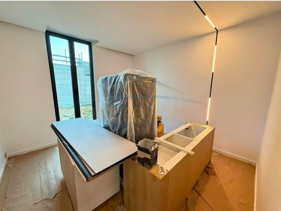 Tirane, shitet Vile , 850.000 € (Natyra e Qete)