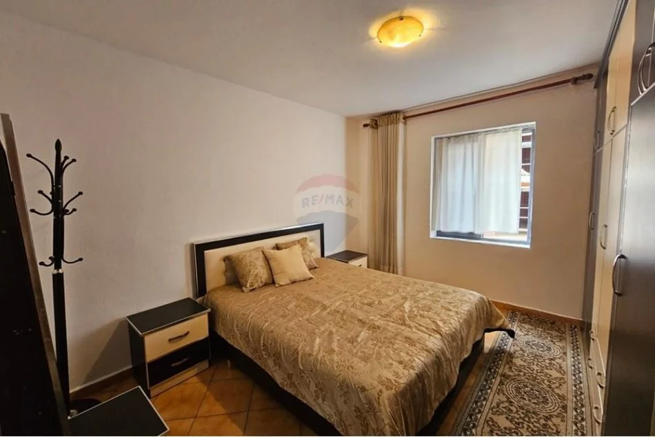 Tirane, jepet me qera apartament 1+1 Kati 3, 62 m² 450 € (Ali Demi)
