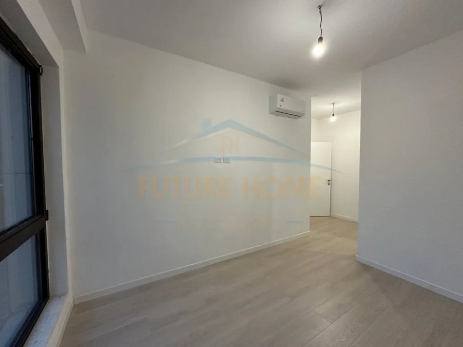 Tirane, jepet me qera apartament 2+1+Aneks+Ballkon Kati 1, 95 m² 700 € (myslym shyri)