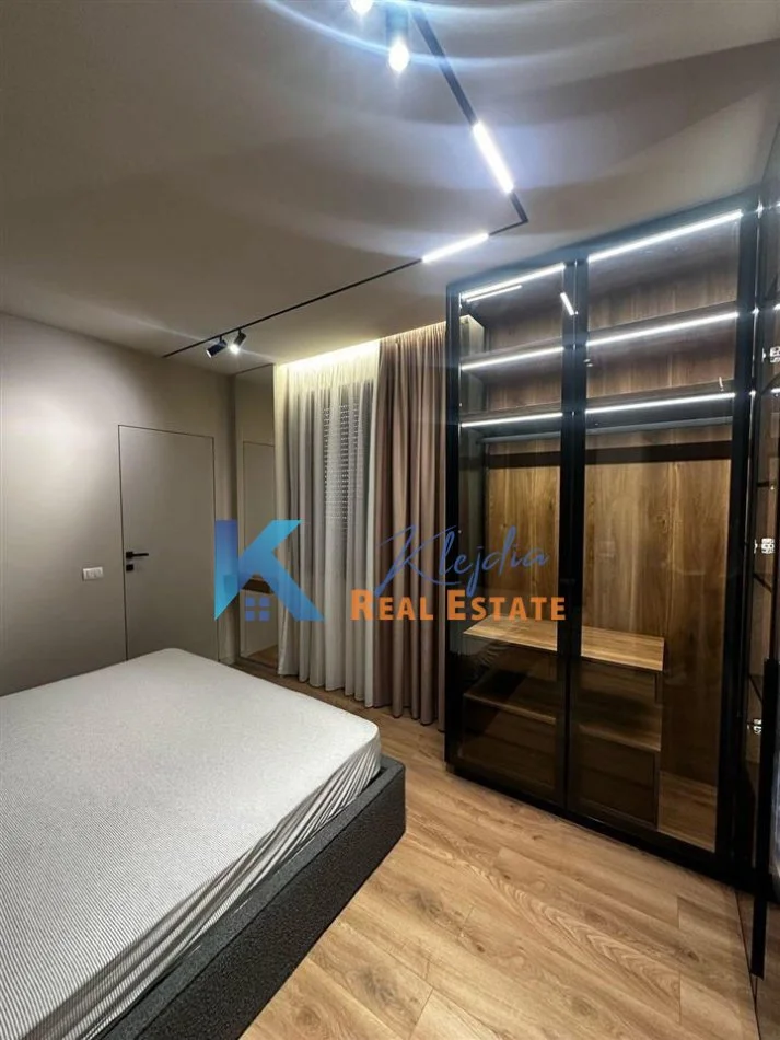 Tirane, jap me qera apartament 2+1+Ballkon Kati 2, 80 m² 850 € (Don Bosko)