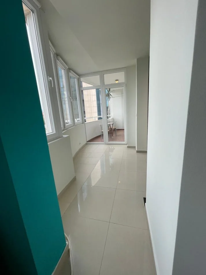 Tirane, jepet me qera apartament 2+1 Kati 6, 110 m² 1.200 € (Bulevardi Deshmoret e Kombit)