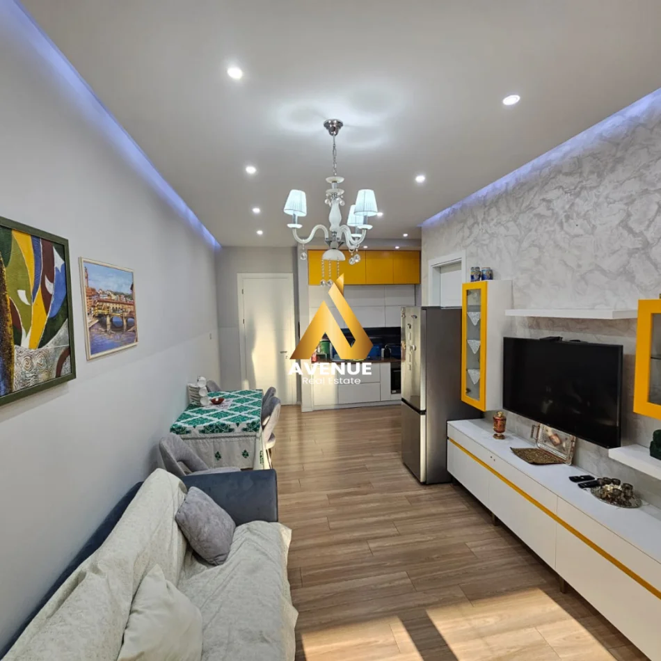 Tirane, jepet me qera apartament 1+1 Kati 3, 60 m² 800 € (Kompleksi Delijorgji)