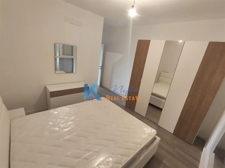 Tirane, jap me qera apartament 2+1+Ballkon Kati 3, 105 m² (Don Bosko, Rezidenca Drini A)